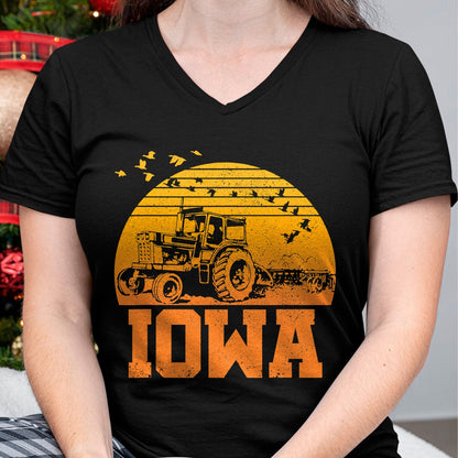Best Farmer Life Shirt, Funny Farmer UnisexT-Shirt/Hoodie/Sweatshirt HLT00 - Iowa T-Shirt - Vintage Retro Tractor Farmer Shirt Gift T-Shirt
