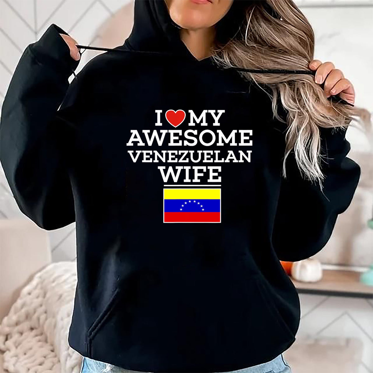 Best Wife Shirt, Wife and Husband Unisex T-Shirt/Hoodie/Sweatshirt HLT00 - I Love My AWESOME Venezuelan WIFE Flag Heart Tee for Husband