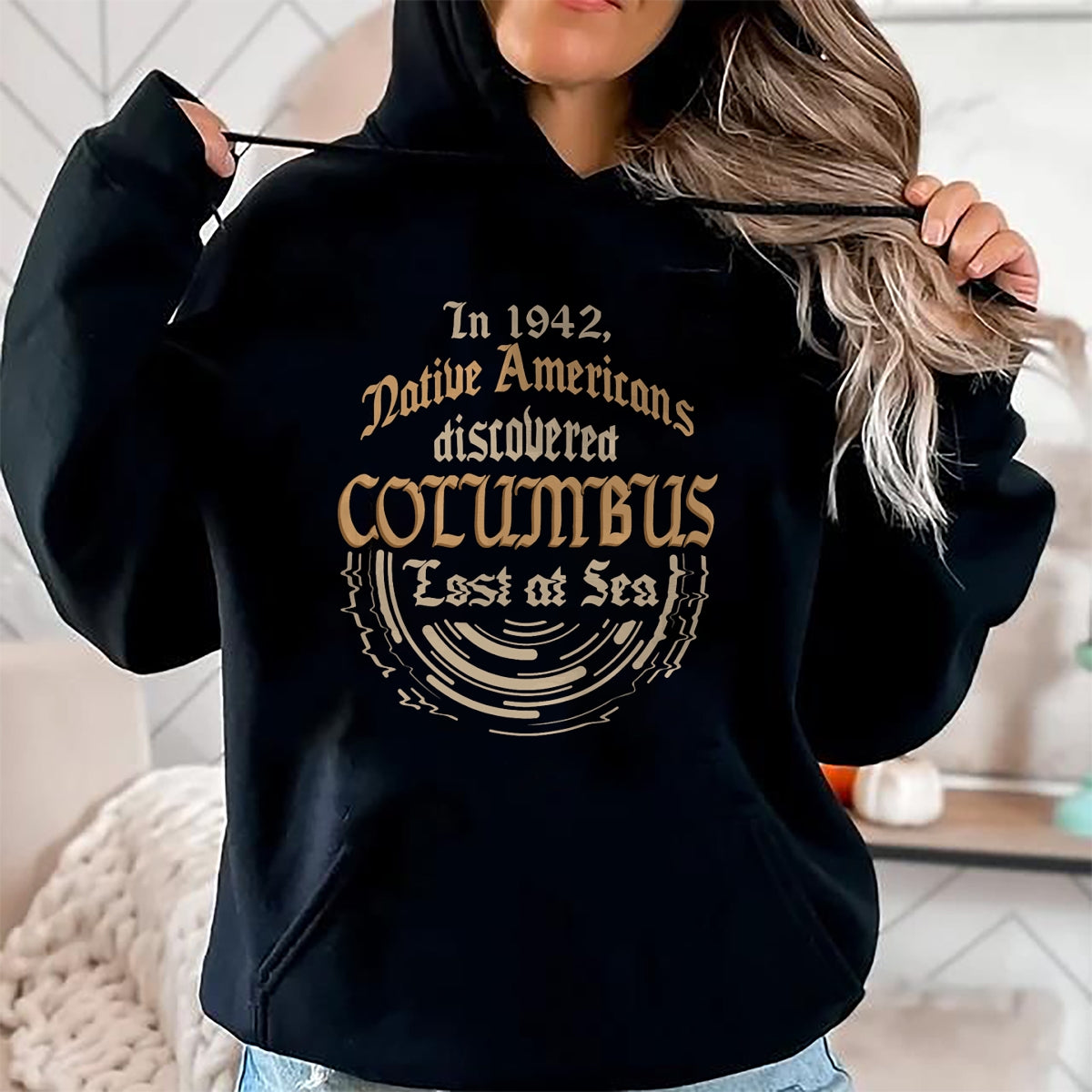 Native American T-Shirts, Vintage Native American Unisex T-Shirt/Hoodie/Sweatshirt HLT00 - In 1492 Americans Discovered Columbus - Native Americans T-Shirt